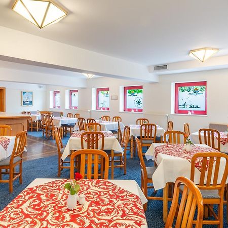 Hotel Am Gothensee ゼーバート・ヘリングスドルフ エクステリア 写真